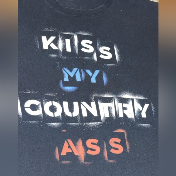 BLAKE SHELTON 2011 Kiss My Country @ss Black T-Shirt Short Sleeve Unisex - Picture 2 of 3
